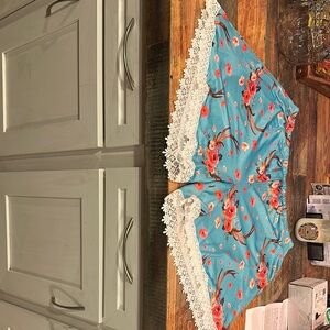 Women’s 2XL Floral Blue Shorts with Lace Trim